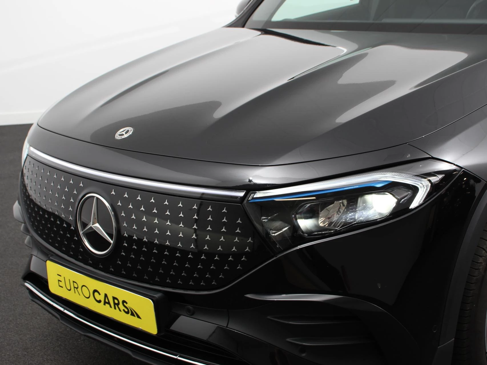 Hoofdafbeelding Mercedes-Benz EQB