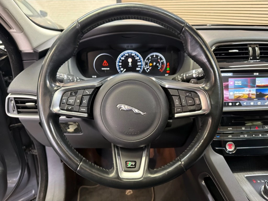 Hoofdafbeelding Jaguar F-PACE