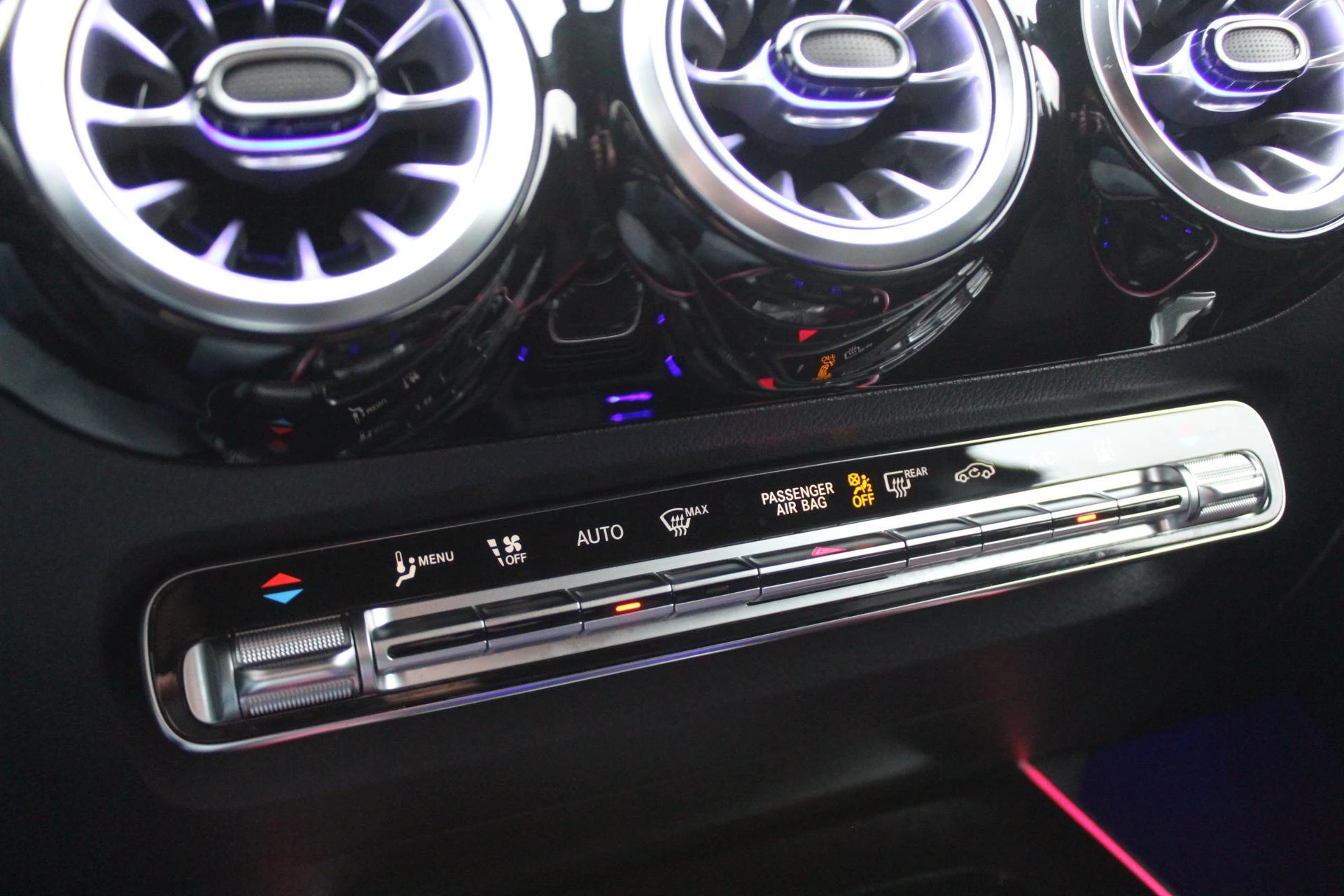 Hoofdafbeelding Mercedes-Benz EQA