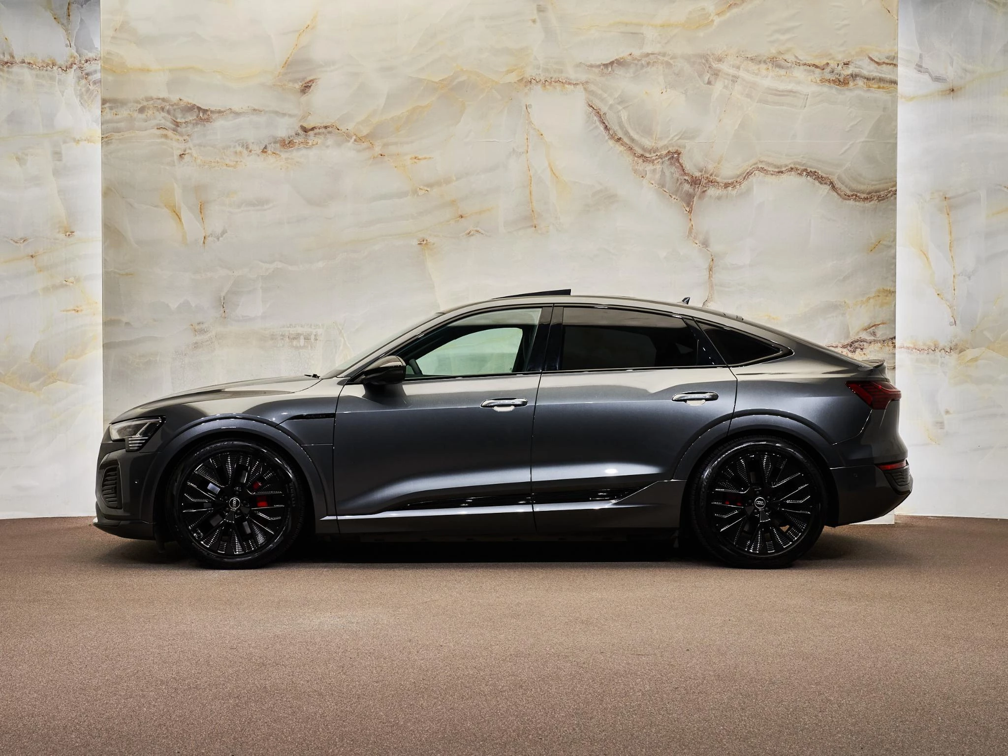 Hoofdafbeelding Audi Q8 Sportback e-tron
