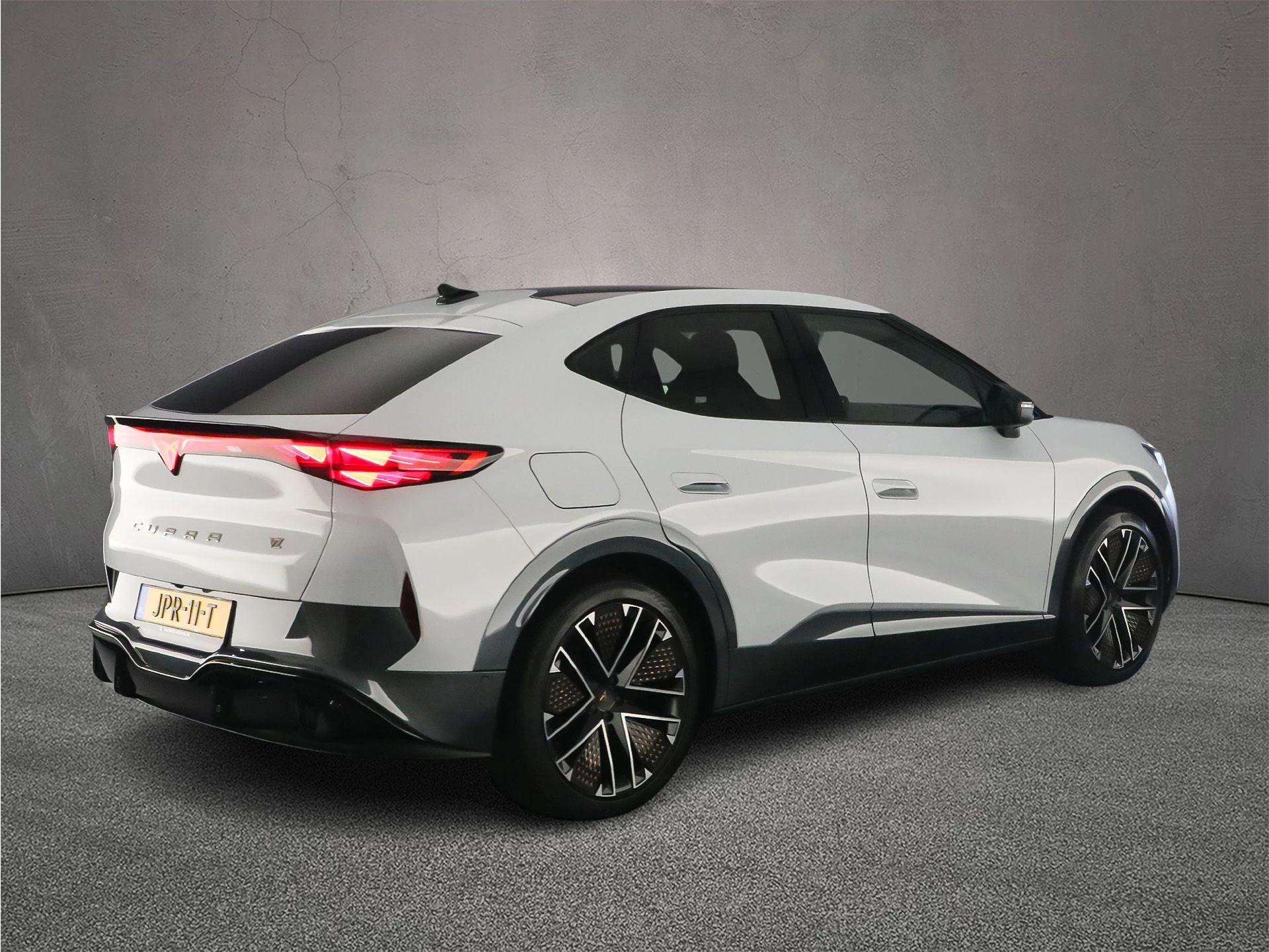 Hoofdafbeelding CUPRA Tavascan