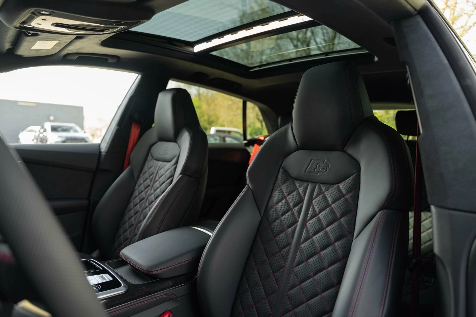 Hoofdafbeelding Audi Q8