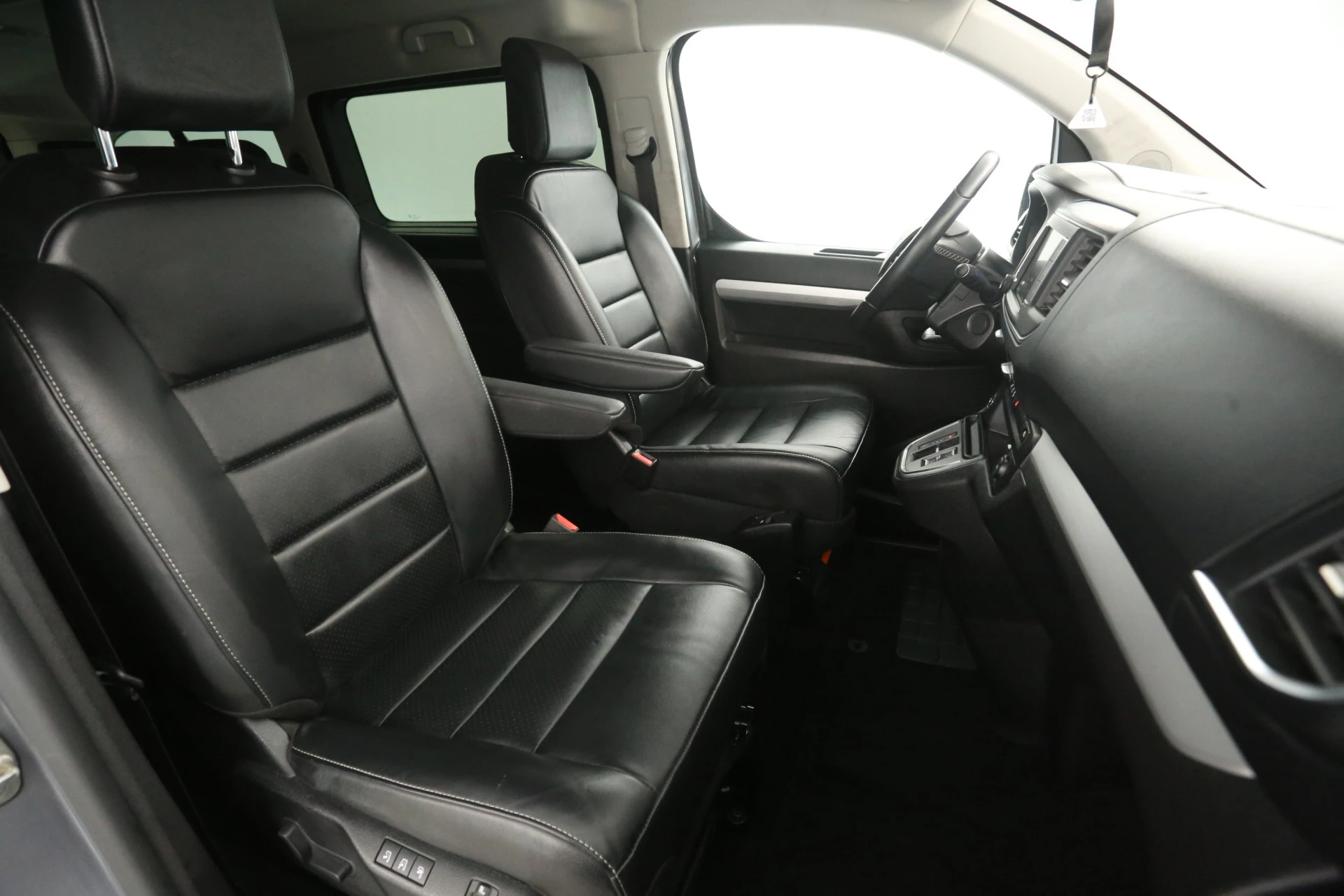 Hoofdafbeelding Peugeot e-Traveller