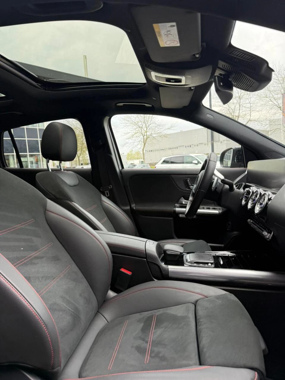 Hoofdafbeelding Mercedes-Benz EQA