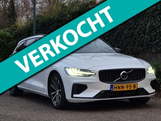 Hoofdafbeelding Volvo V60 Volvo V60 2.0 T6 hybrid AWD Plus Dark 388PK KRISTAL Autopilot +70km Hyrbride BTW Volle optielijst Adaptieve cruise control CarPlay