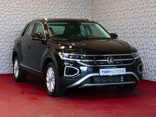 Volkswagen T-Roc 1.5 TSI 150PK STYLE PLUS ALCANTARA IQ. ELEK.KLEP ADAP.CRUISE VIR.COCKPIT CAMERA STOEL/STUUR VERW. 17''LMV 08/2023 70 BIJNA NIEUWE VOLKSWAGEN'S UIT VOORRAAD LEVERBAAR