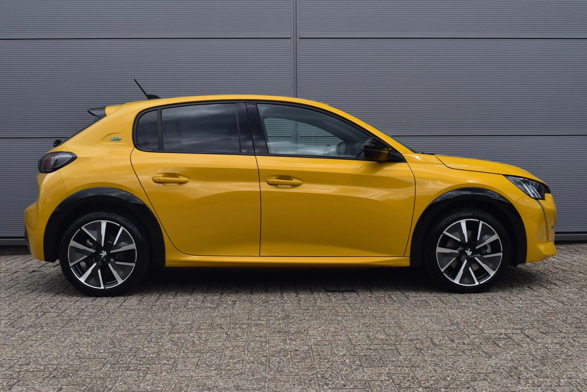 Hoofdafbeelding Peugeot e-208