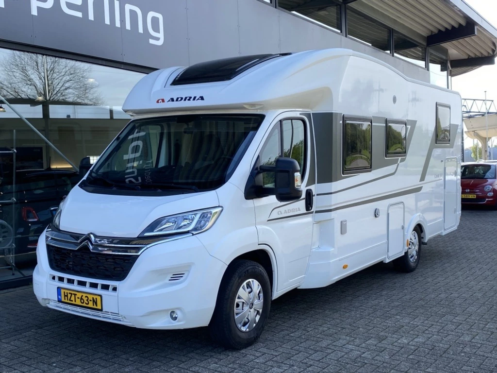 Hoofdafbeelding Adria Coral 670 Sl 2.2 140pk Enkele Bedden 202