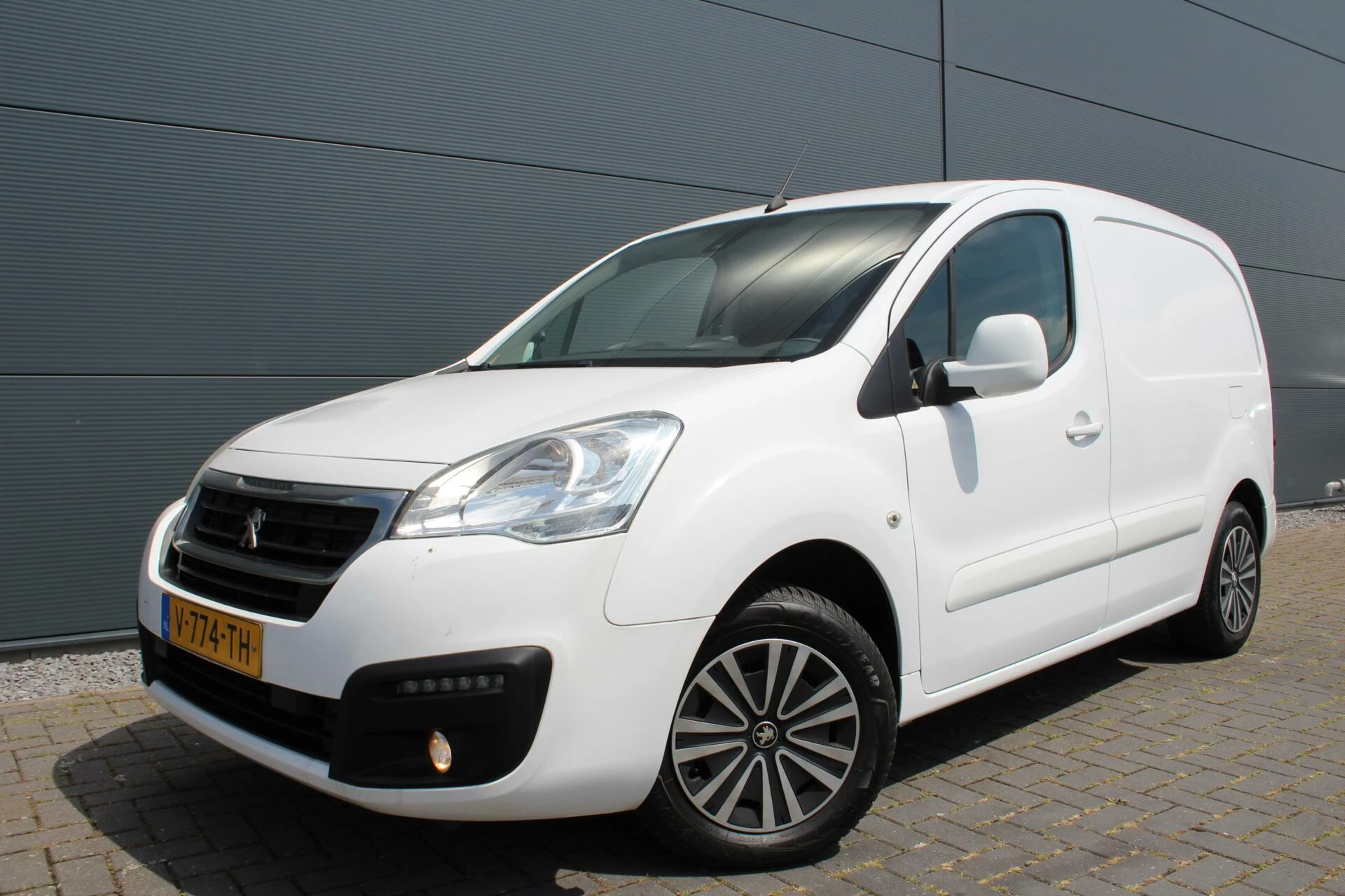 Hoofdafbeelding Peugeot Partner