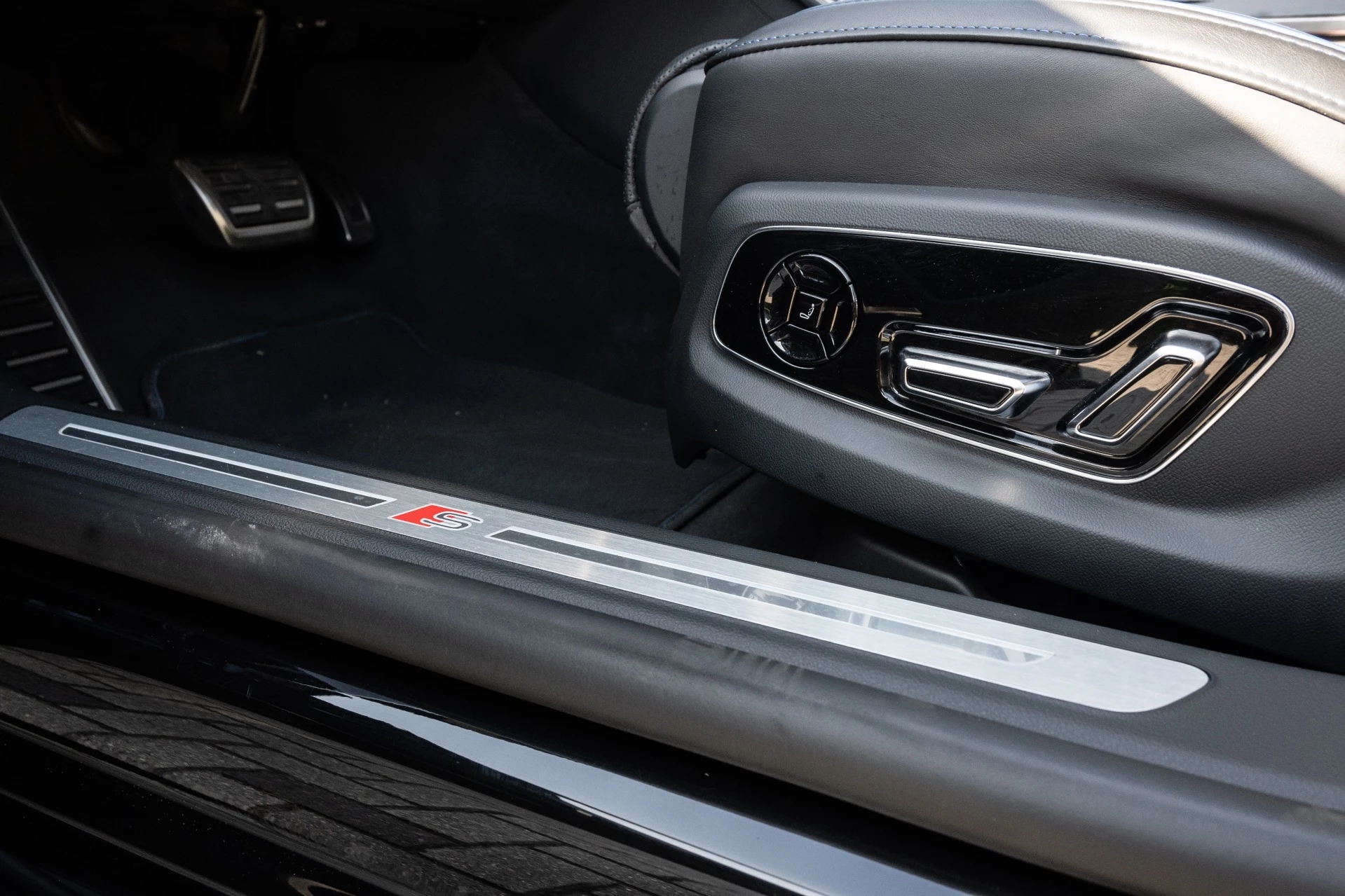 Hoofdafbeelding Audi A8