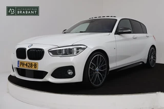 BMW 1-serie 118i High Executive M-Pakket (PERFORMANCE UITVOERING, PANORAMADAK, ADAPTIVE CRUISE, COMPLEET DEALER ONDERHOUDEN)