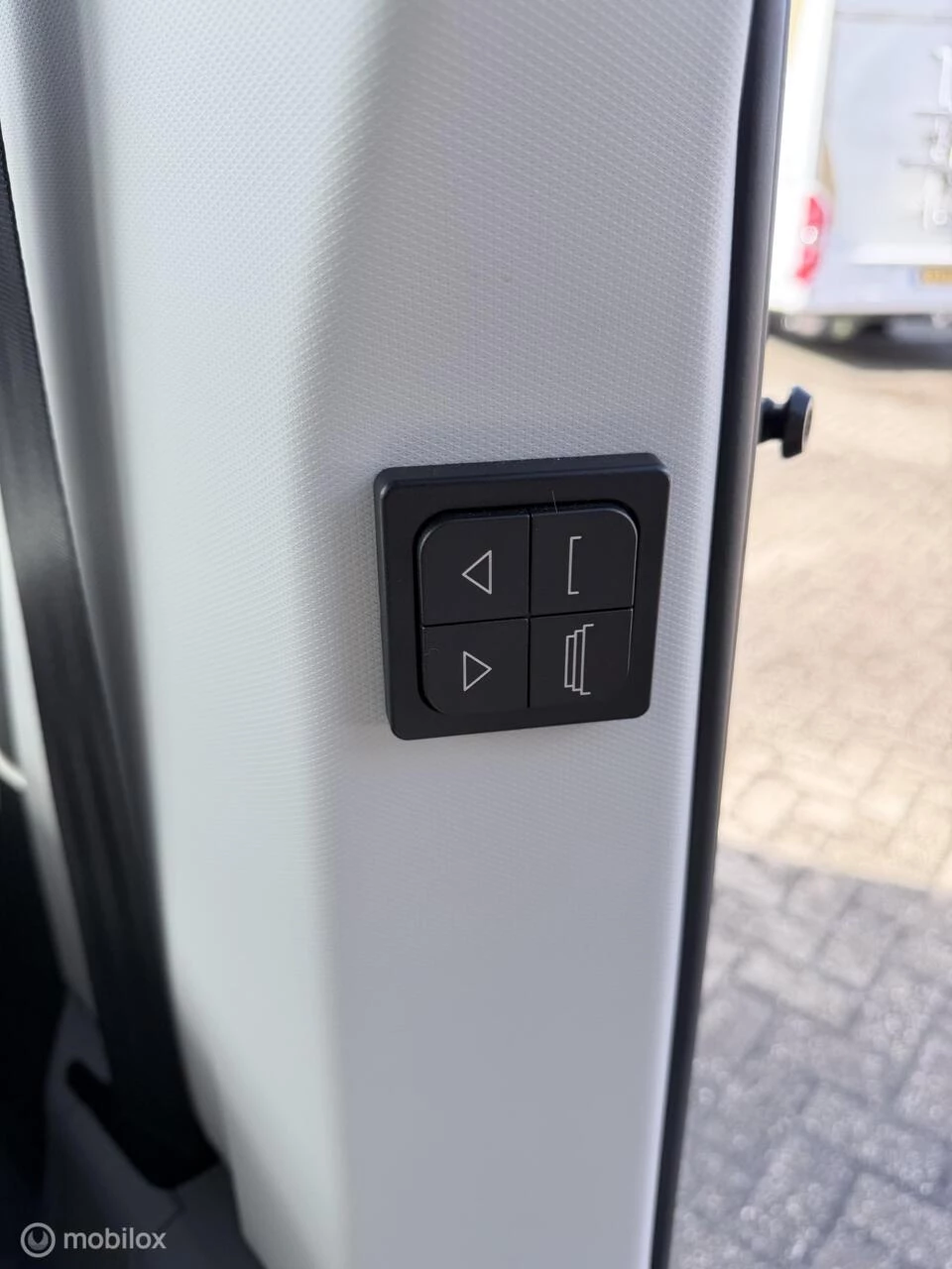 Hoofdafbeelding Knaus TGE 3.180