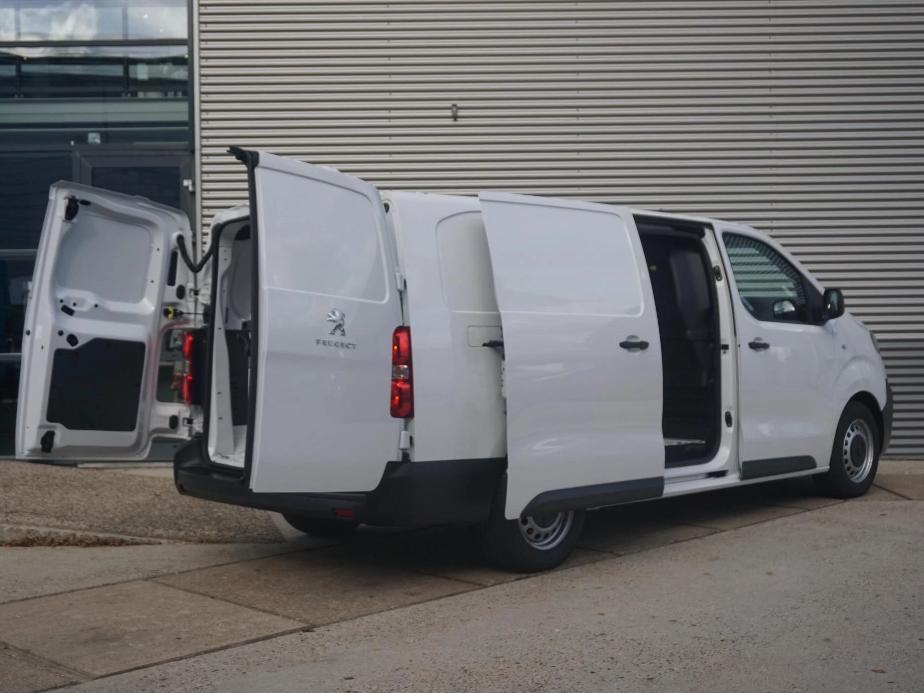 Hoofdafbeelding Peugeot e-Expert