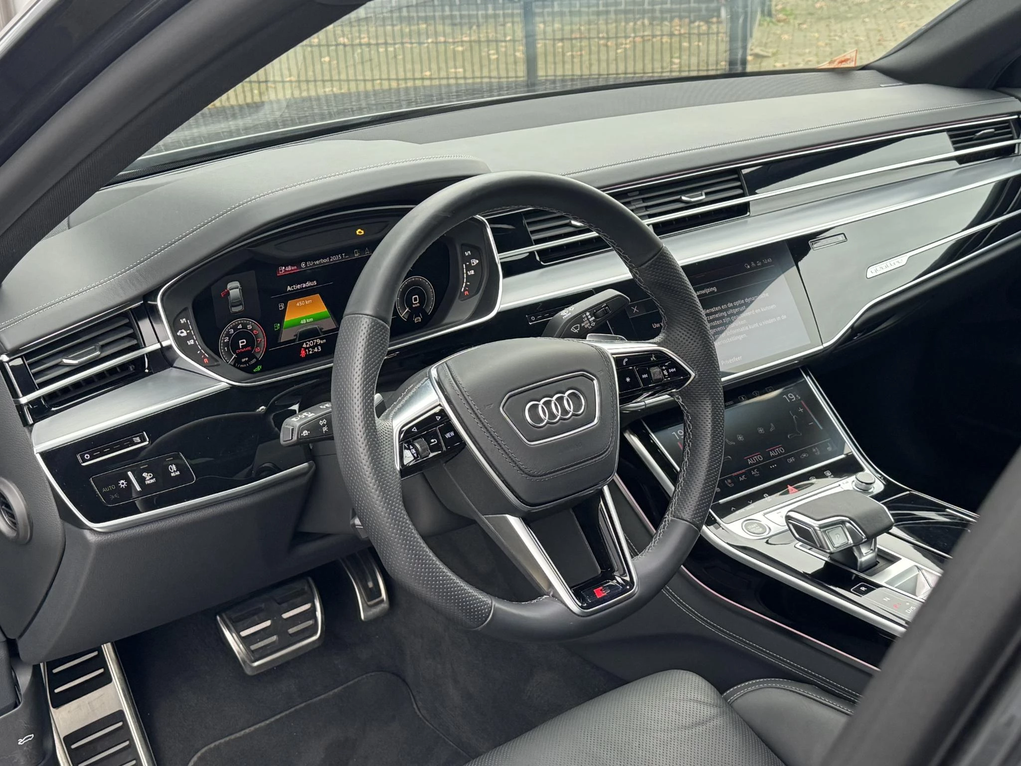 Hoofdafbeelding Audi A8