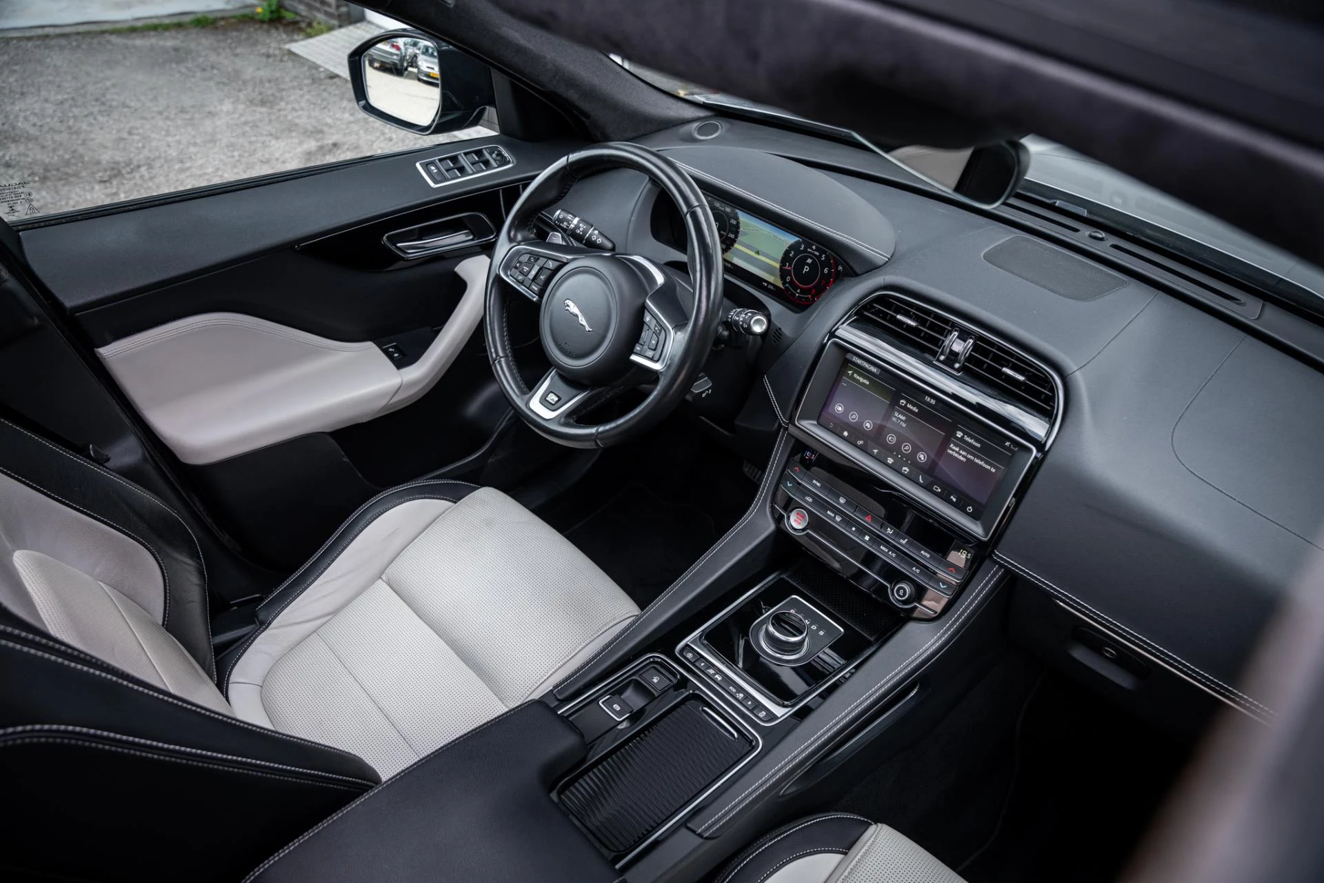 Hoofdafbeelding Jaguar F-PACE