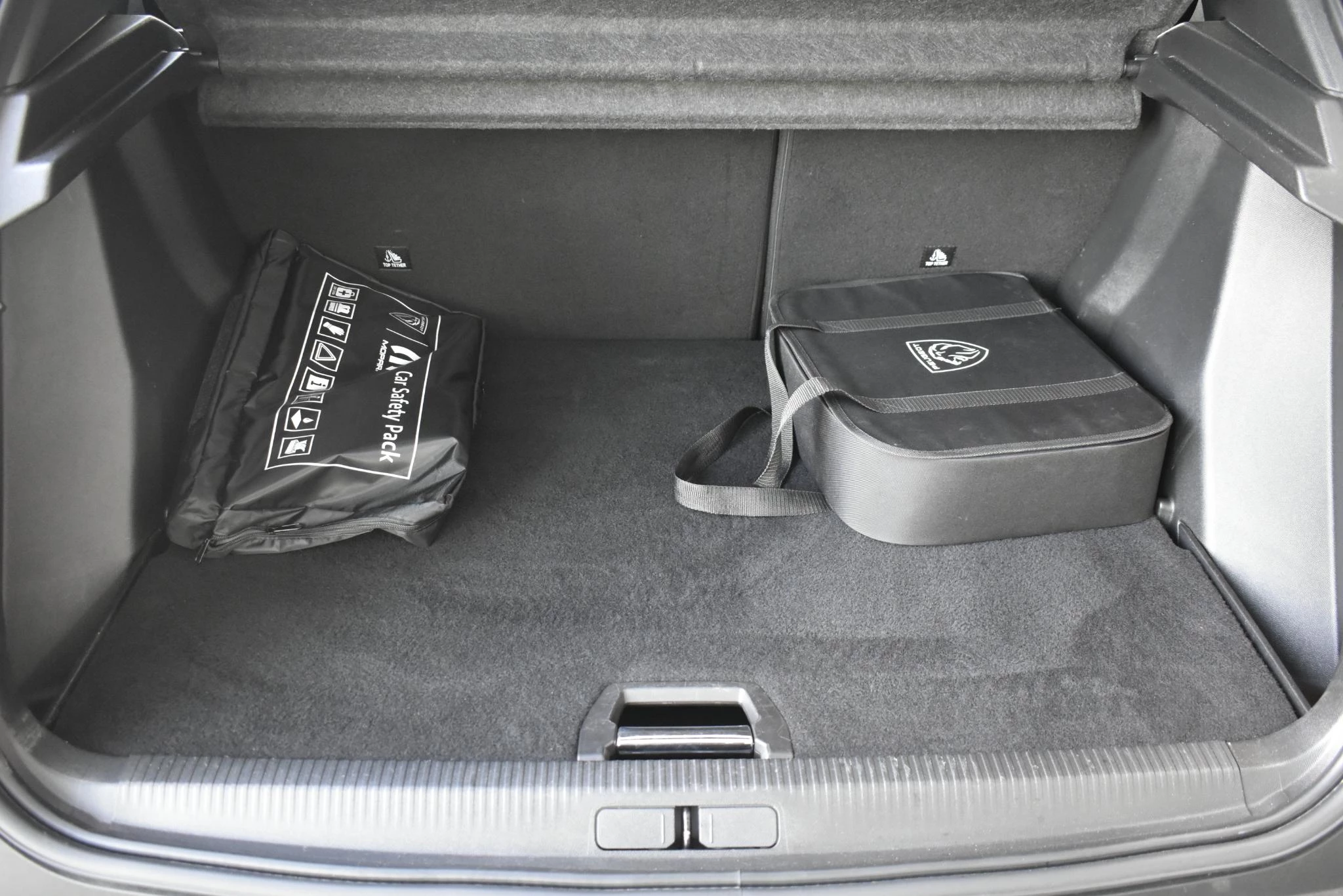 Hoofdafbeelding Peugeot e-2008