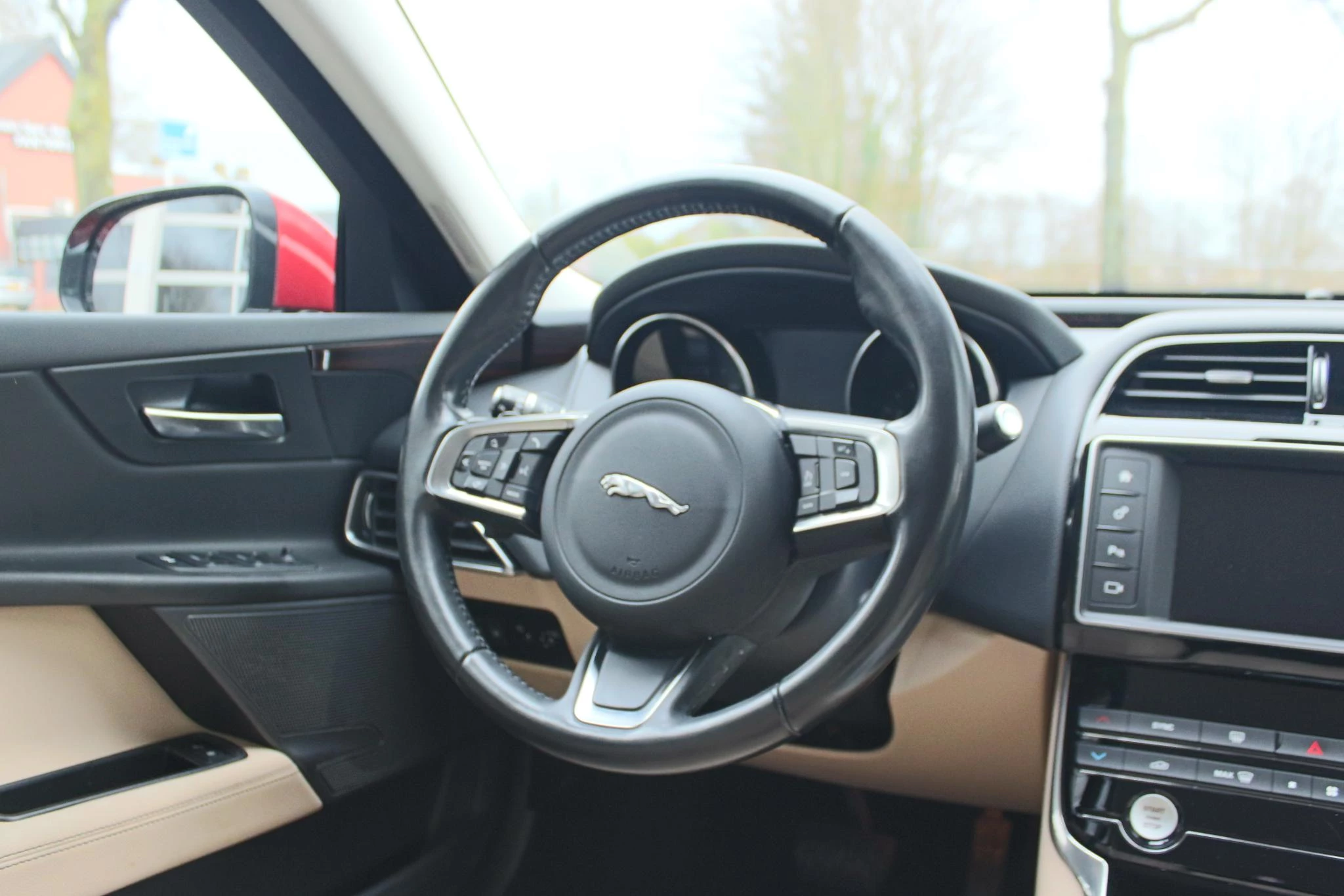 Hoofdafbeelding Jaguar XE