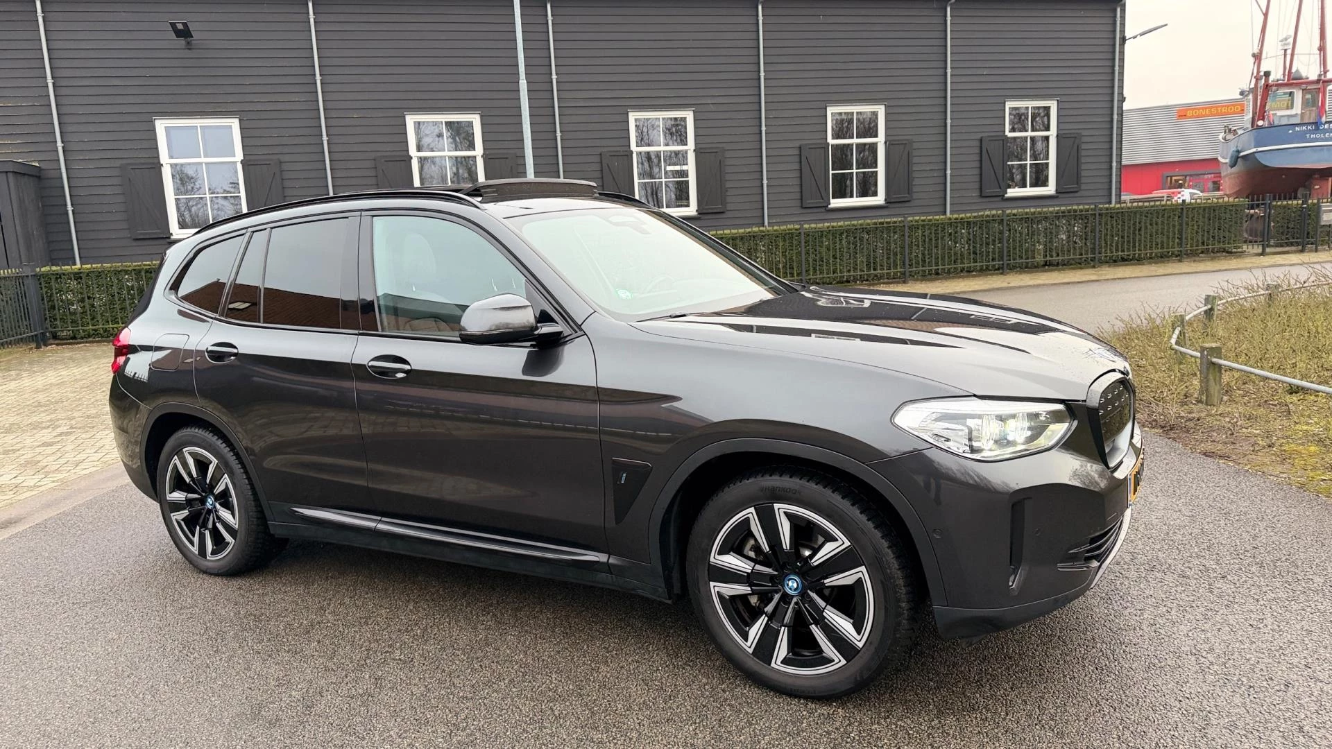 Hoofdafbeelding BMW iX3