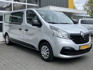 Hoofdafbeelding Renault Trafic Renault Trafic Passenger 9-persoons 1.6 dCi Grand Authentique Energy BTW / BPM vrij marge Lengte 2 Airco Cruise control Navigatie PDC 2e eigenaar Combi Kombi Passenger Groepsvervoer Taxi Personenbus