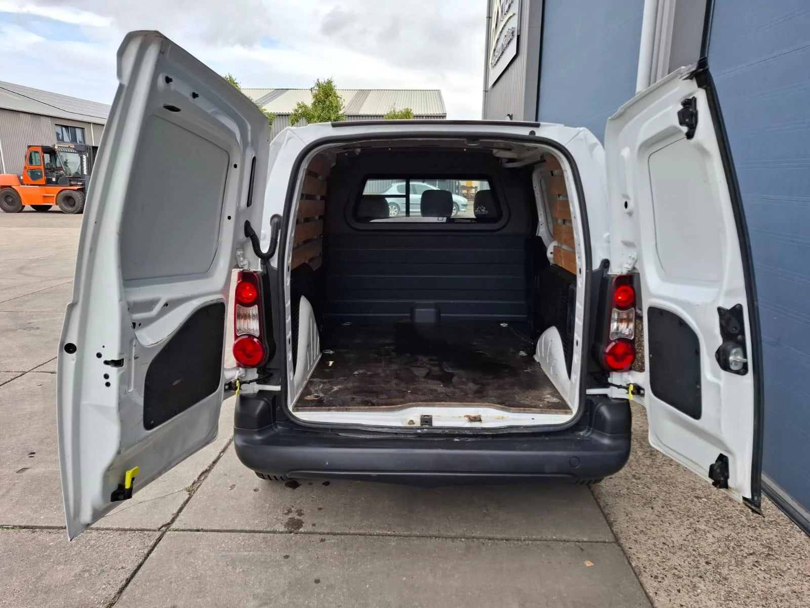 Hoofdafbeelding Peugeot Partner