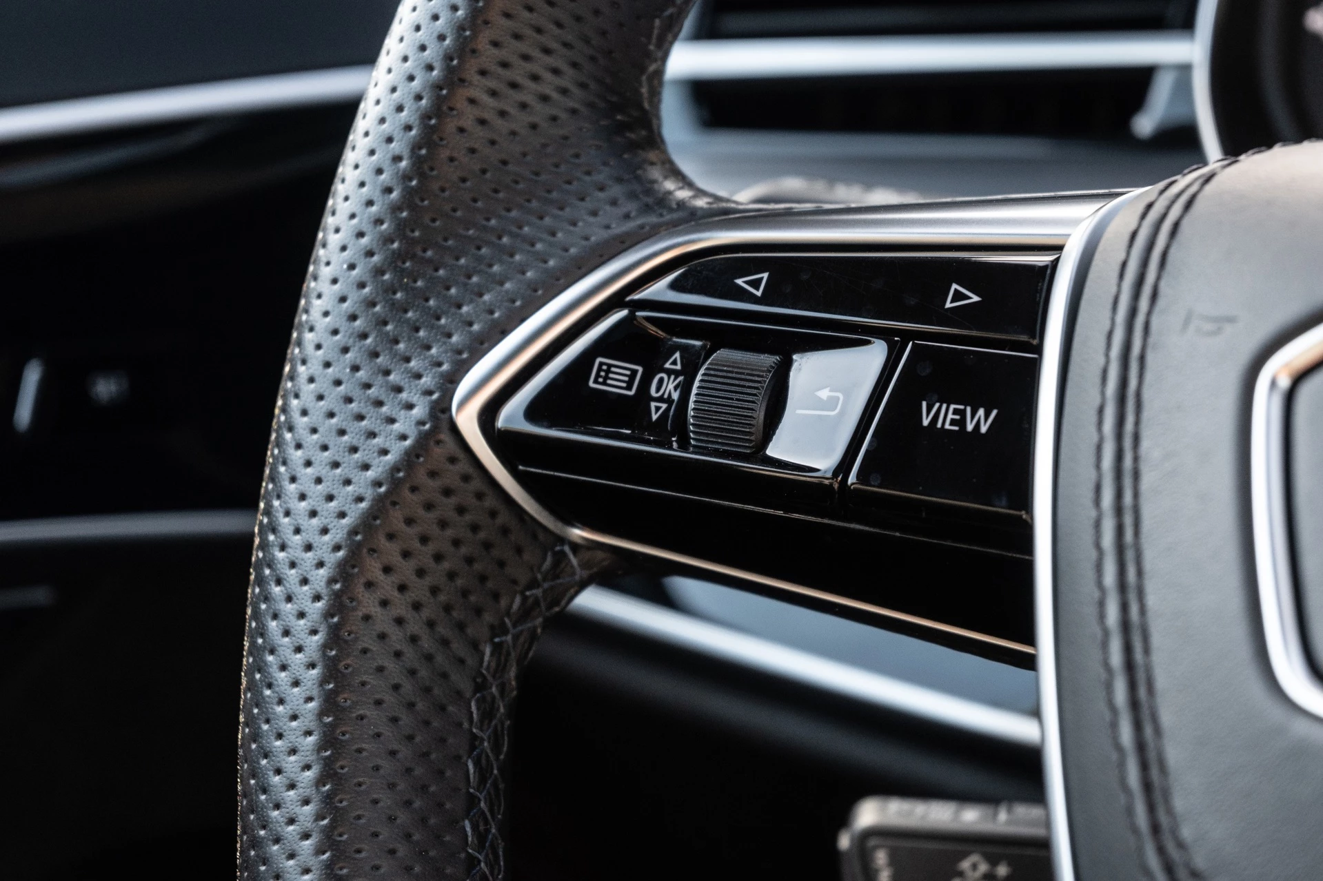 Hoofdafbeelding Audi A8