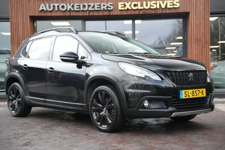 Hoofdafbeelding Peugeot 2008 Peugeot 2008 1.2 PureTech GT-line Black on black Panoramadak Lederen bekleding