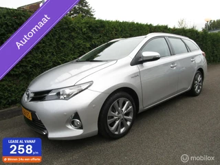 Hoofdafbeelding Toyota Auris Toyota Auris Touring Sports 1.8 Hybrid Executive - Navigatie