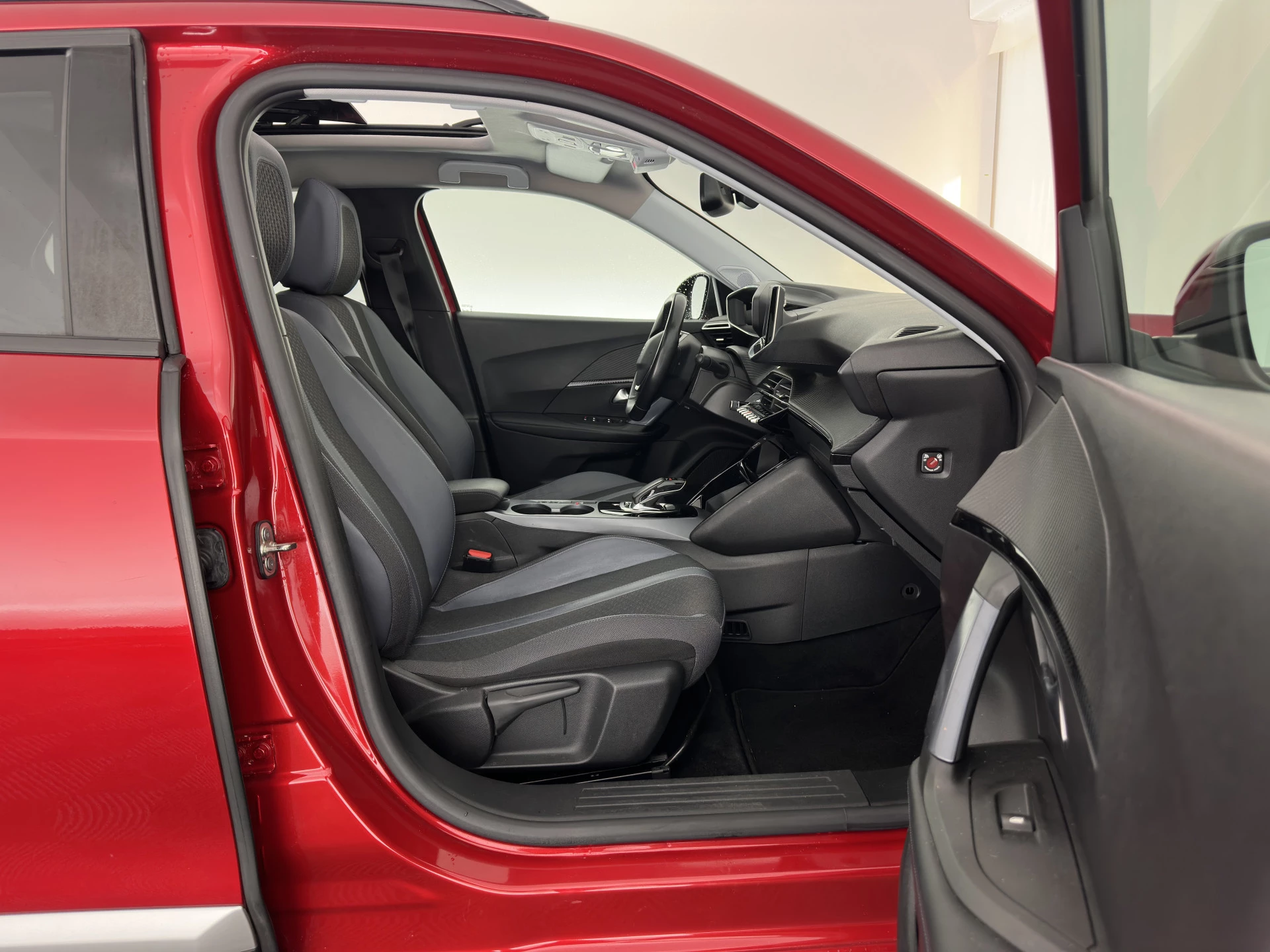 Hoofdafbeelding Peugeot e-2008