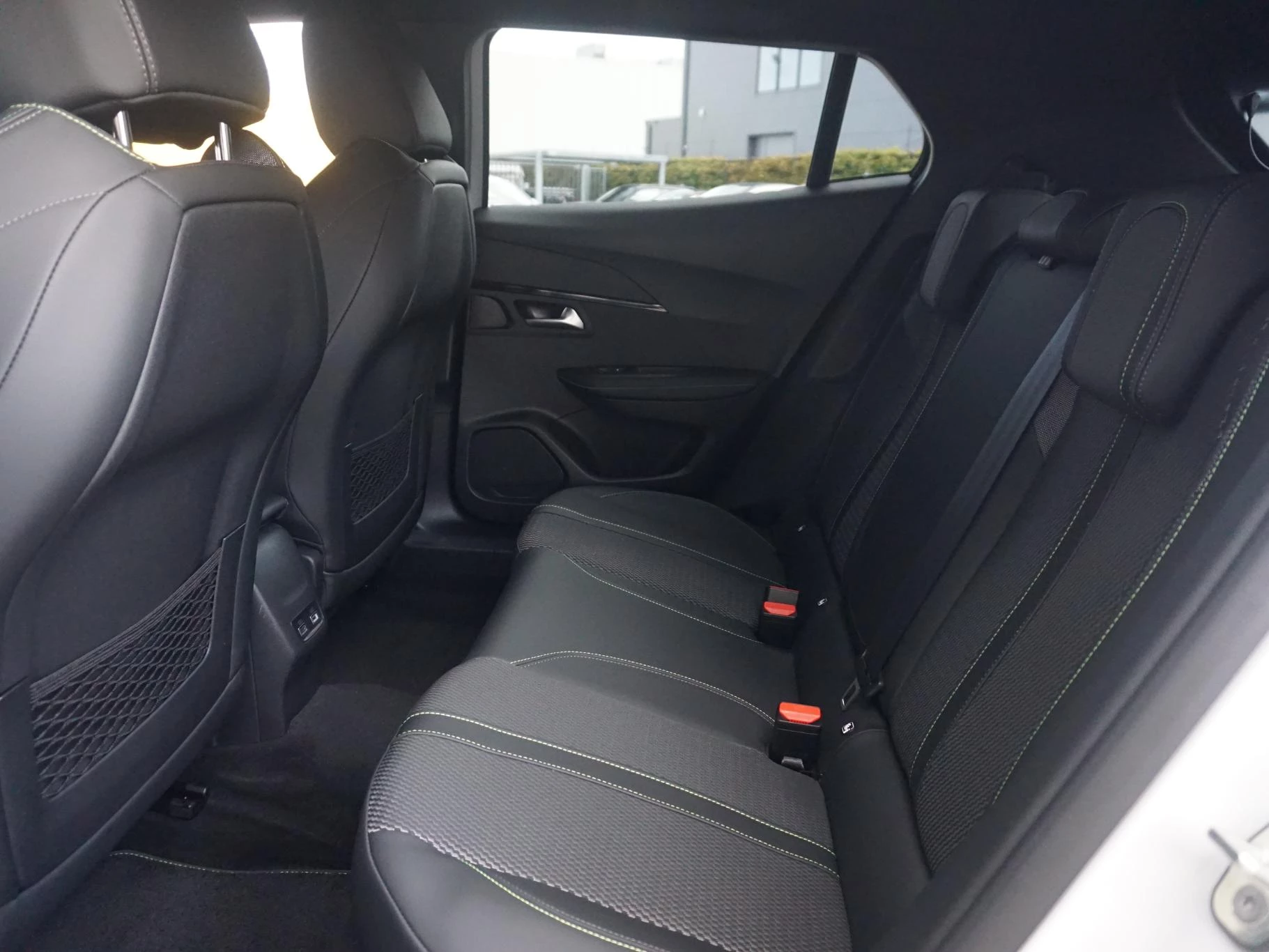 Hoofdafbeelding Peugeot e-2008