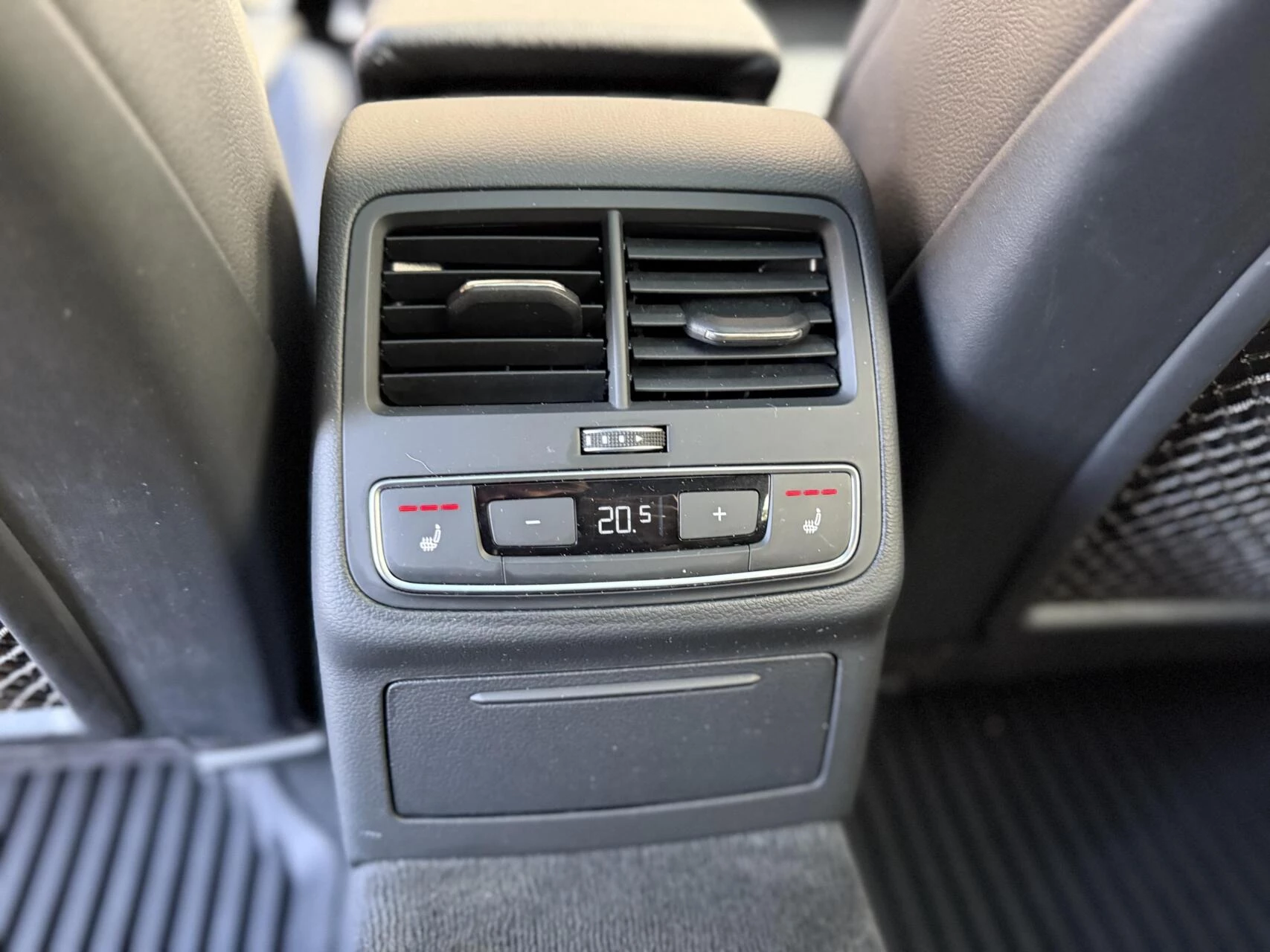 Hoofdafbeelding Audi S4