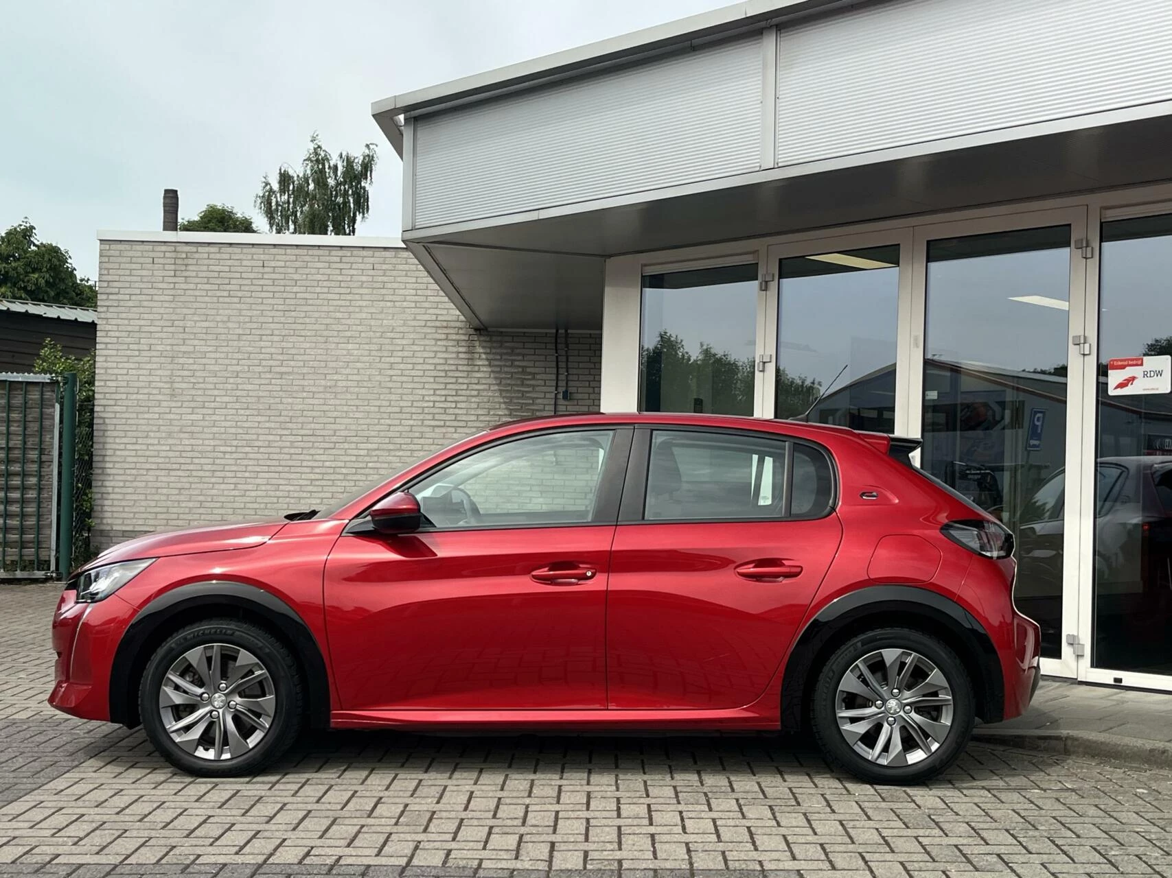 Hoofdafbeelding Peugeot e-208