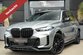 Hoofdafbeelding BMW X5 BMW X5 xDrive50e M Sport 490pk Panoramadak/AR/HUD/360Camera