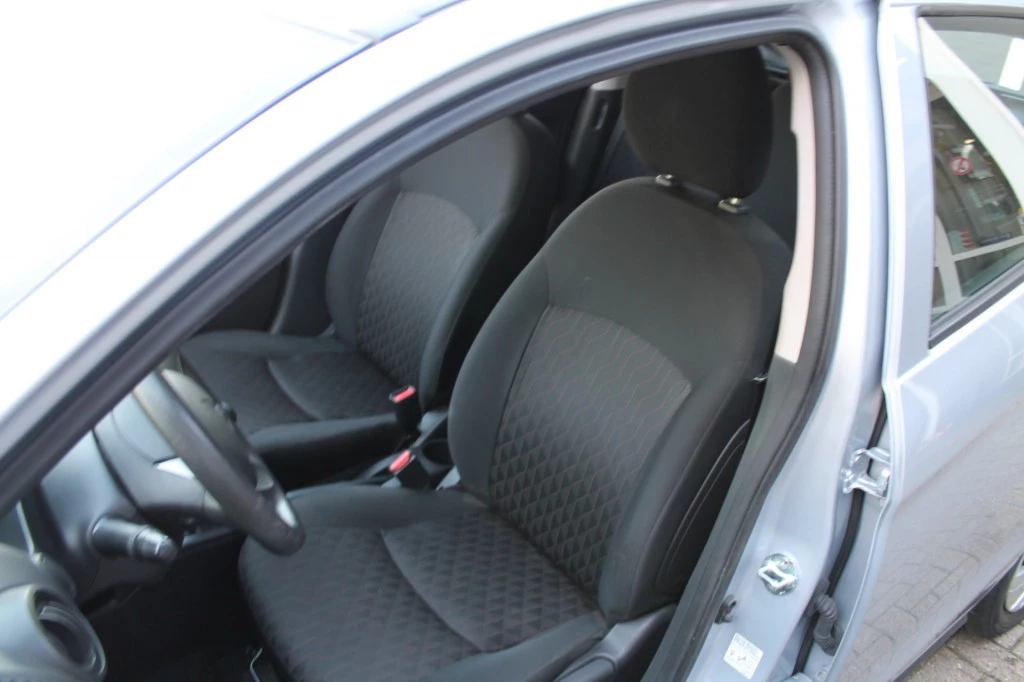 Hoofdafbeelding Mitsubishi Space Star