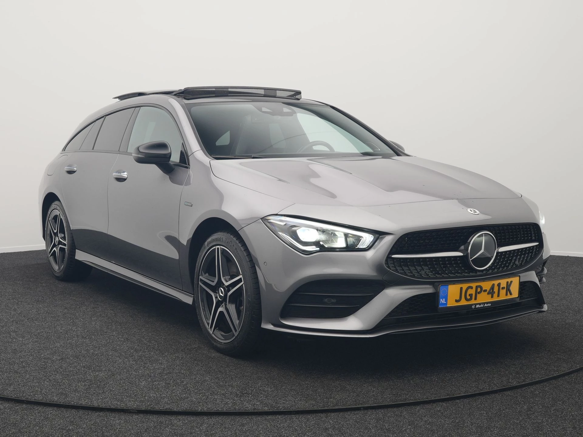 Hoofdafbeelding Mercedes-Benz CLA