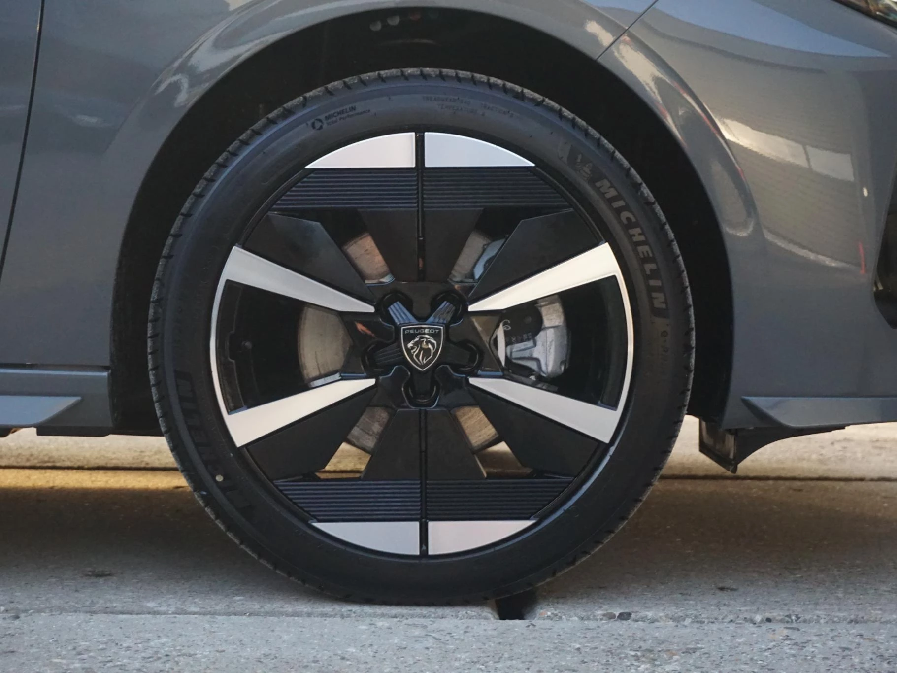 Hoofdafbeelding Peugeot e-308