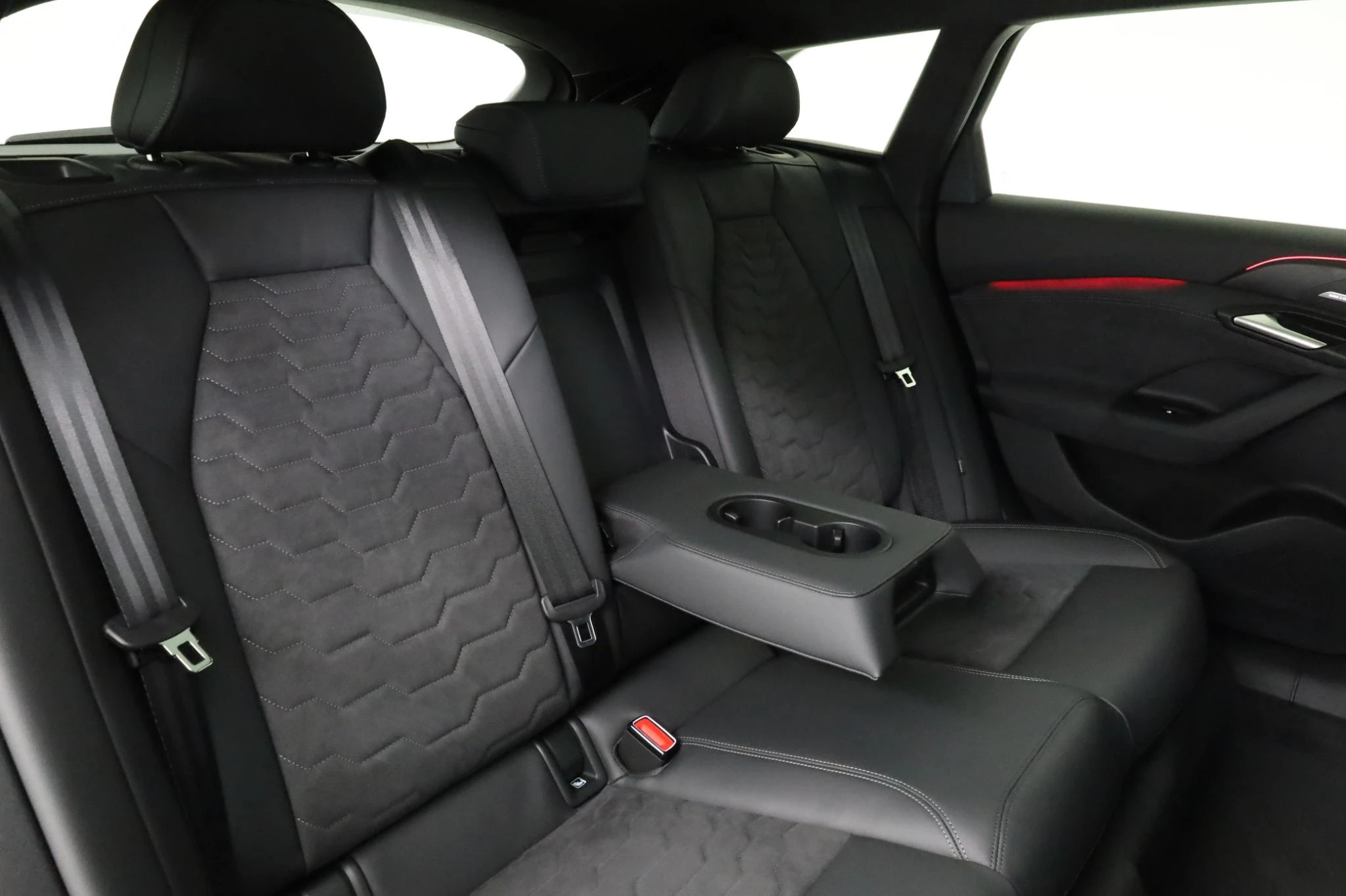 Hoofdafbeelding Audi A6 Avant e-tron