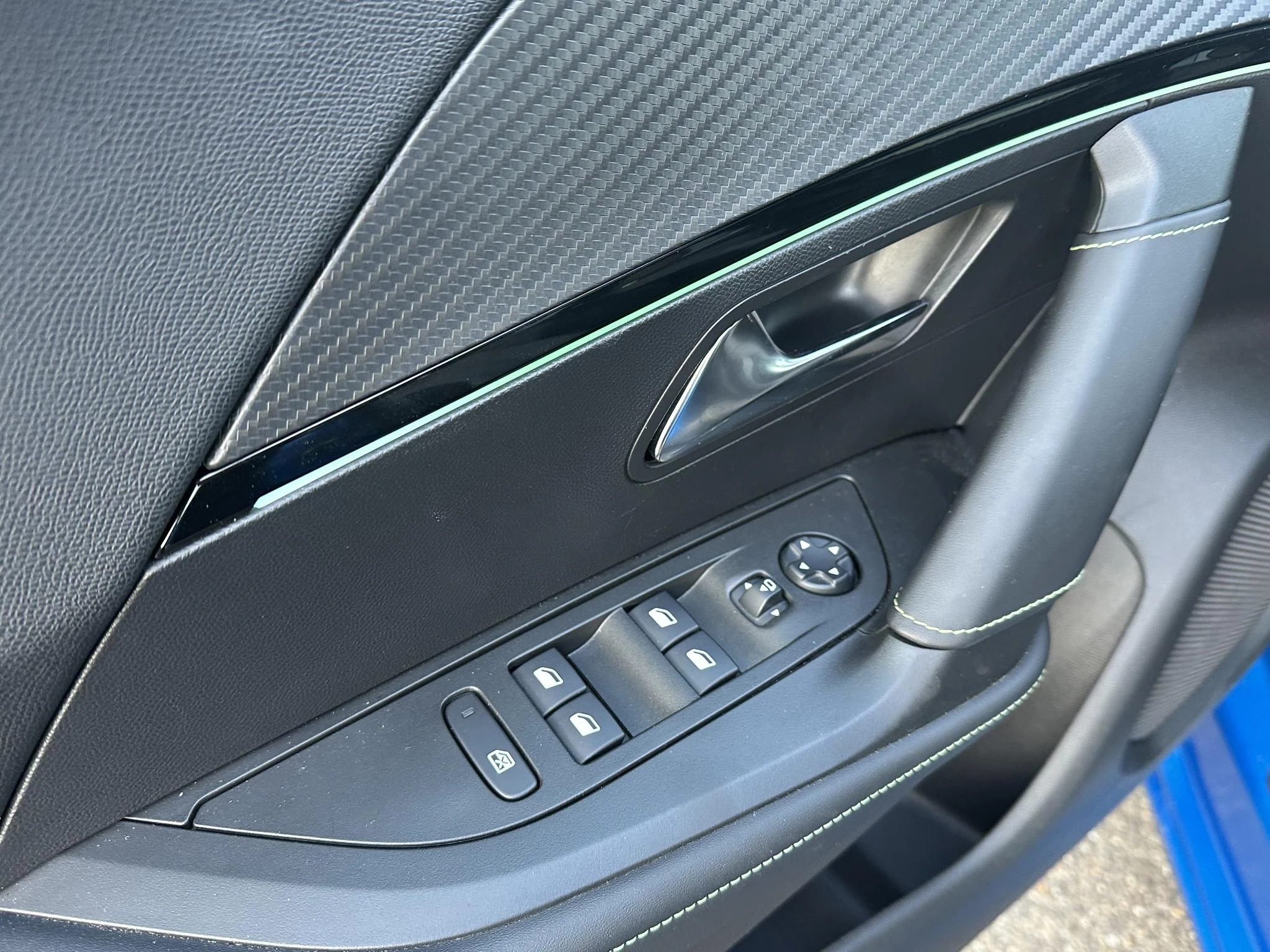 Hoofdafbeelding Peugeot e-2008