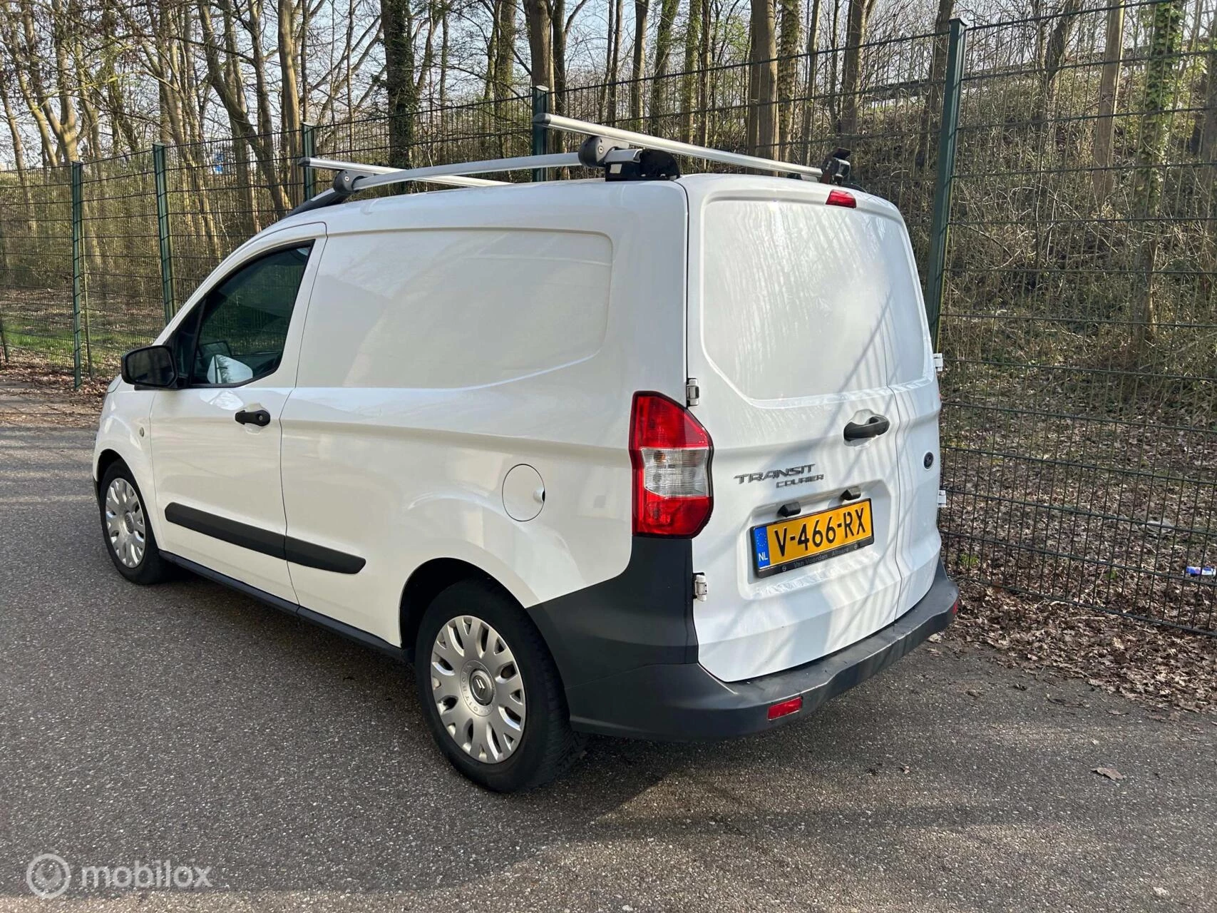 Hoofdafbeelding Ford Transit Courier