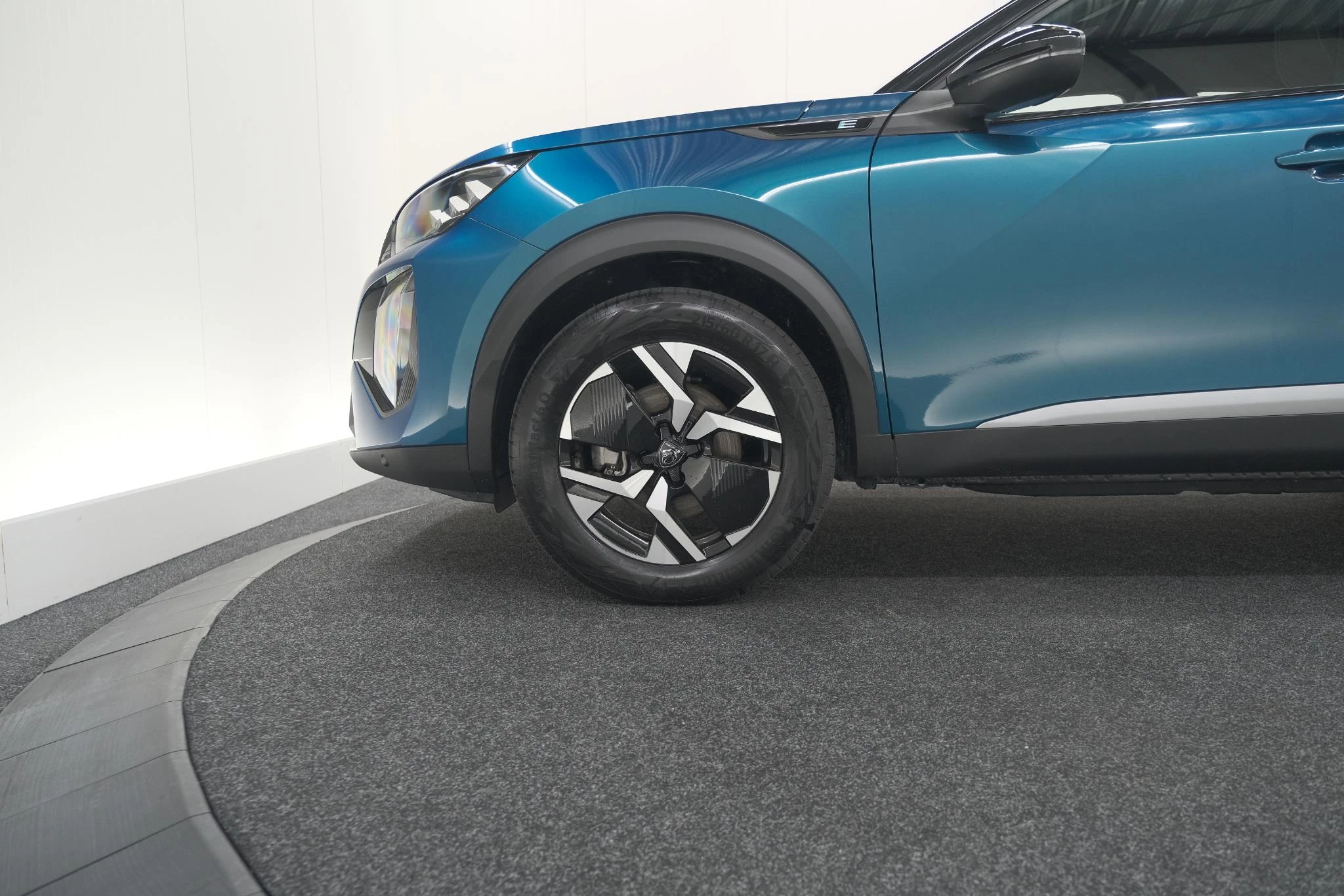 Hoofdafbeelding Peugeot e-2008