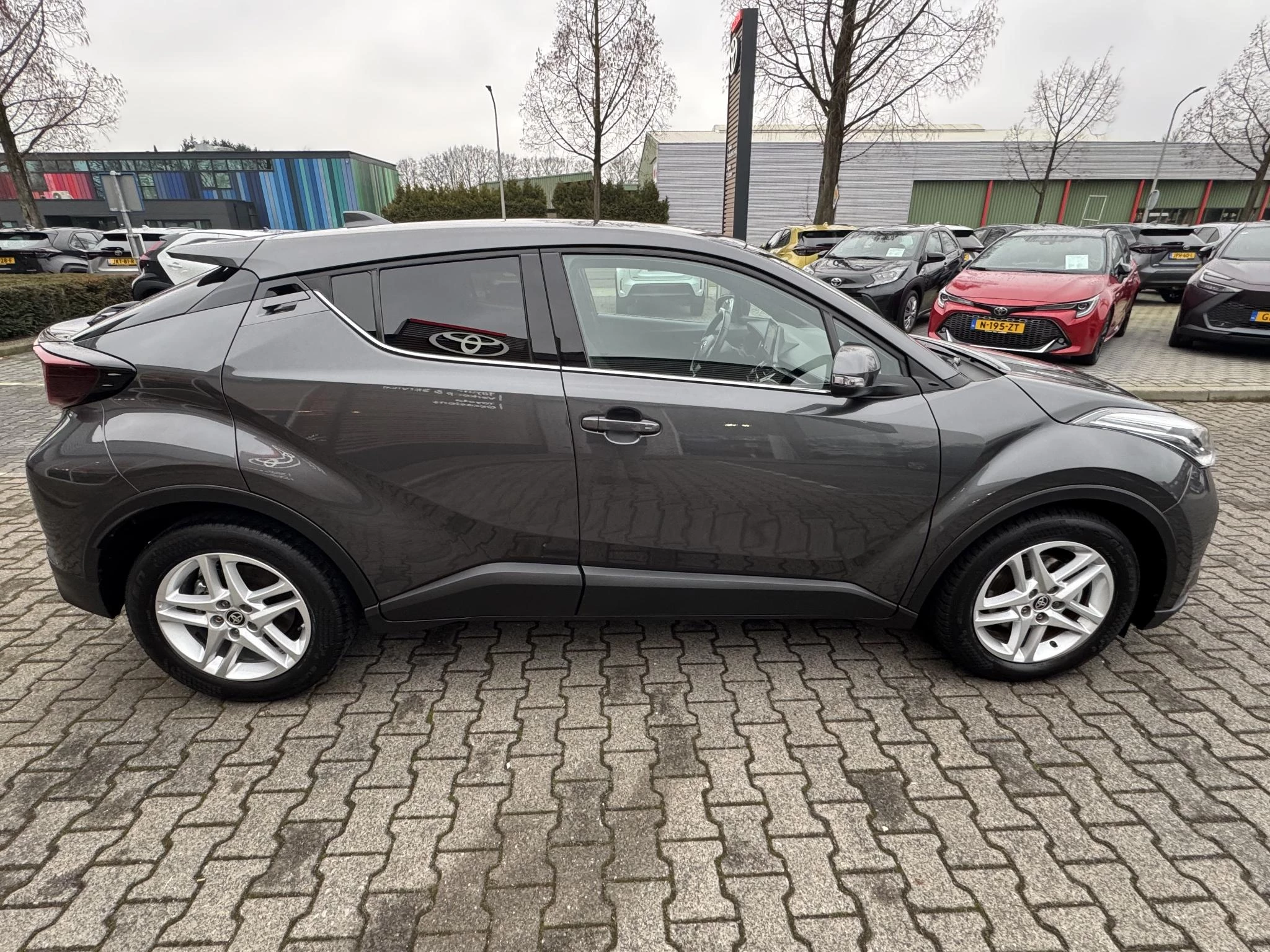 Hoofdafbeelding Toyota C-HR