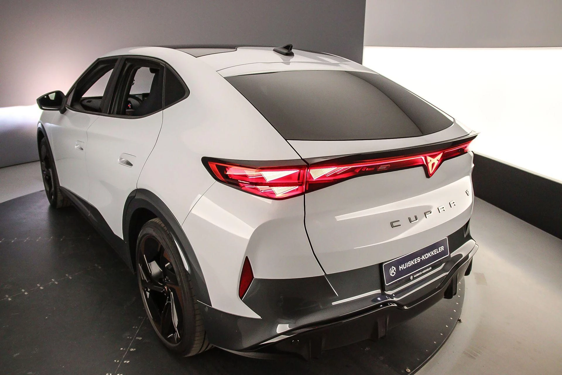 Hoofdafbeelding CUPRA Tavascan