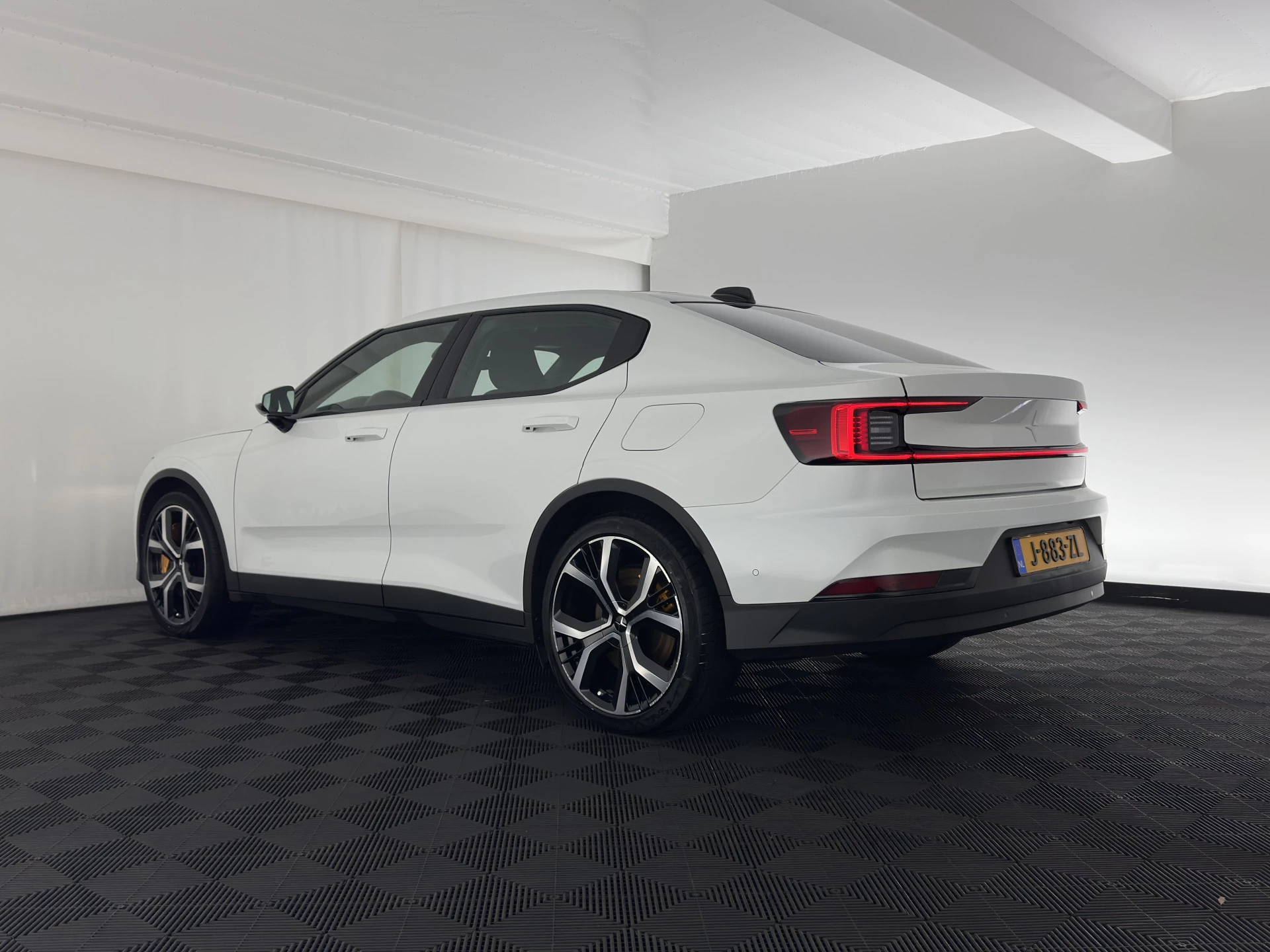 Hoofdafbeelding Polestar 2