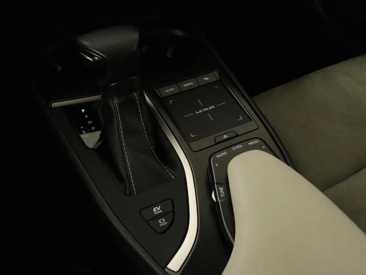 Hoofdafbeelding Lexus UX