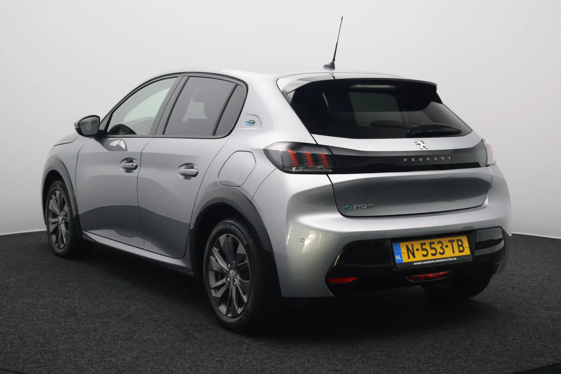 Hoofdafbeelding Peugeot e-208