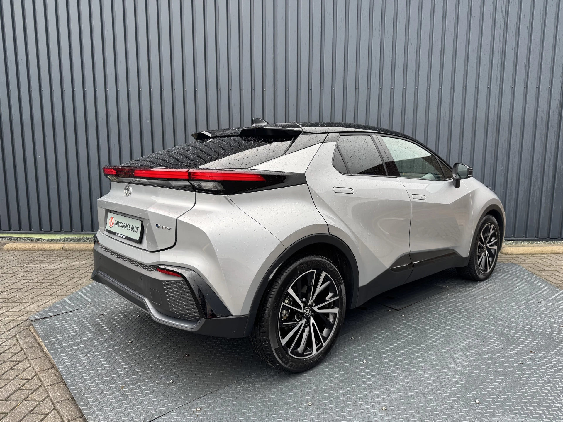 Hoofdafbeelding Toyota C-HR