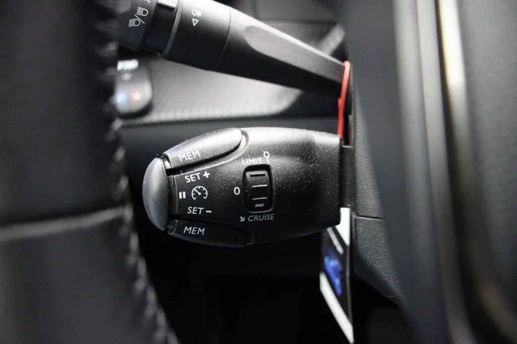 Hoofdafbeelding Peugeot e-208
