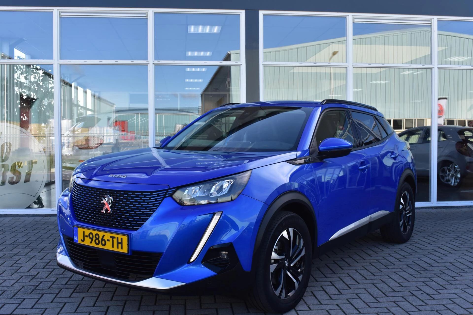 Hoofdafbeelding Peugeot e-2008