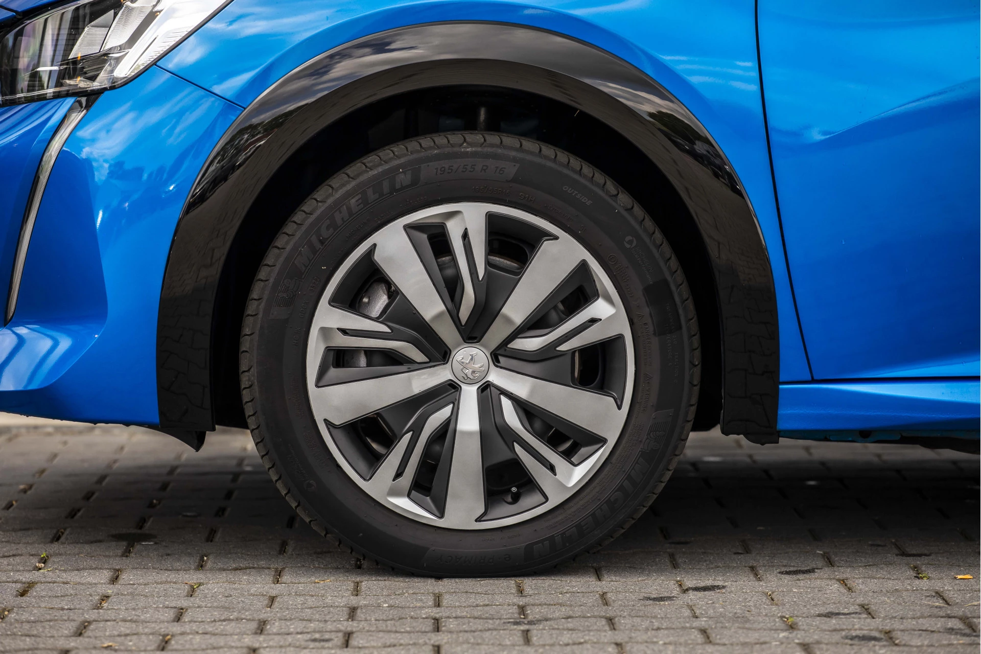 Hoofdafbeelding Peugeot e-208
