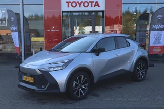 Toyota C-HR HYBRID 140 DYNAMIC APPLE/ANDROID BLIND-SPOT KEYLESS PARKSENSOREN PARKCAMERA AD-CRUISE NL-AUTO