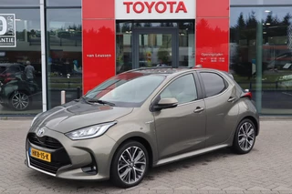 Toyota Yaris 1.5 HYBRID EXECUTIVE PANODAK HEAD-UP DISPLAY STUUR&STOELVERW. KEYLESS ALL SEASONS PRIVACYGLASS